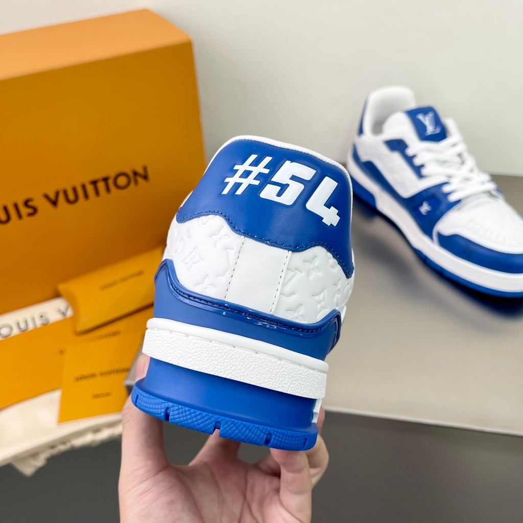 TRAINER BLUE AND WHITE