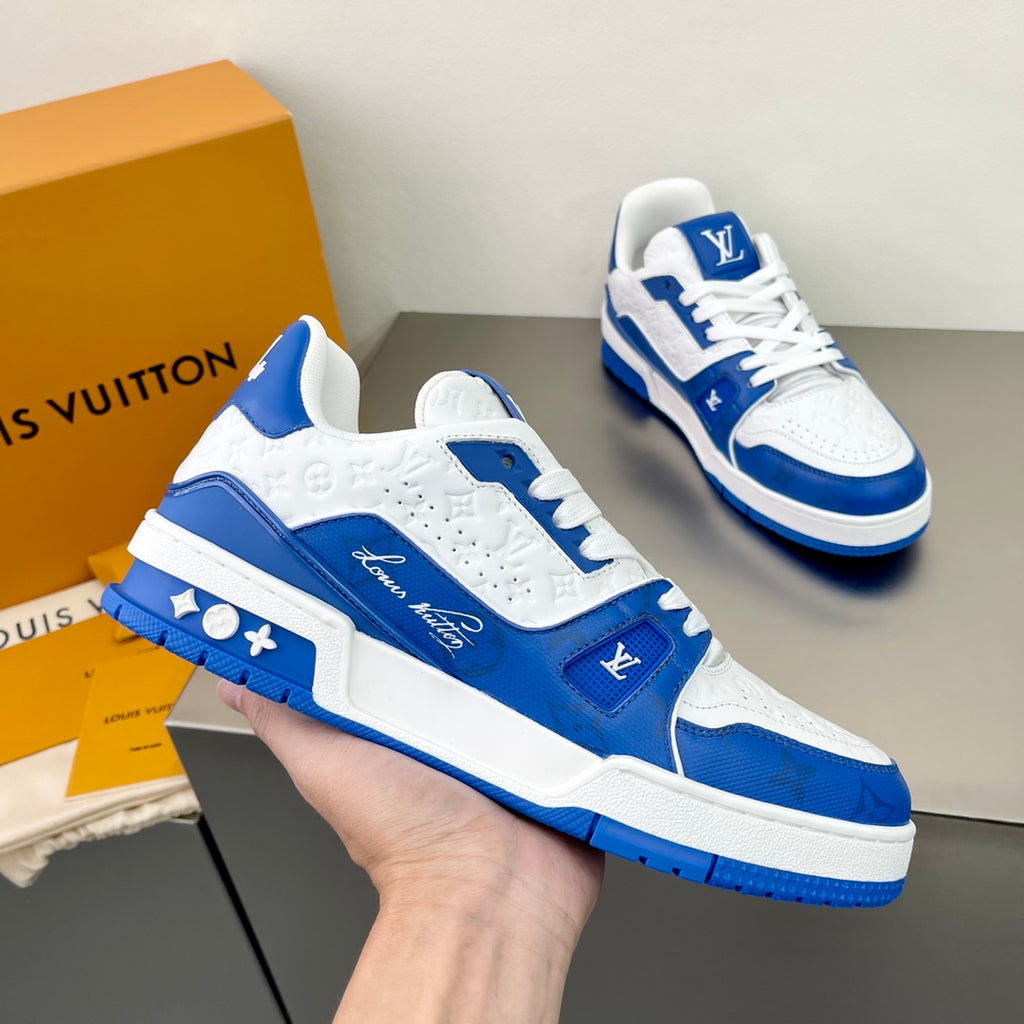 TRAINER BLUE AND WHITE