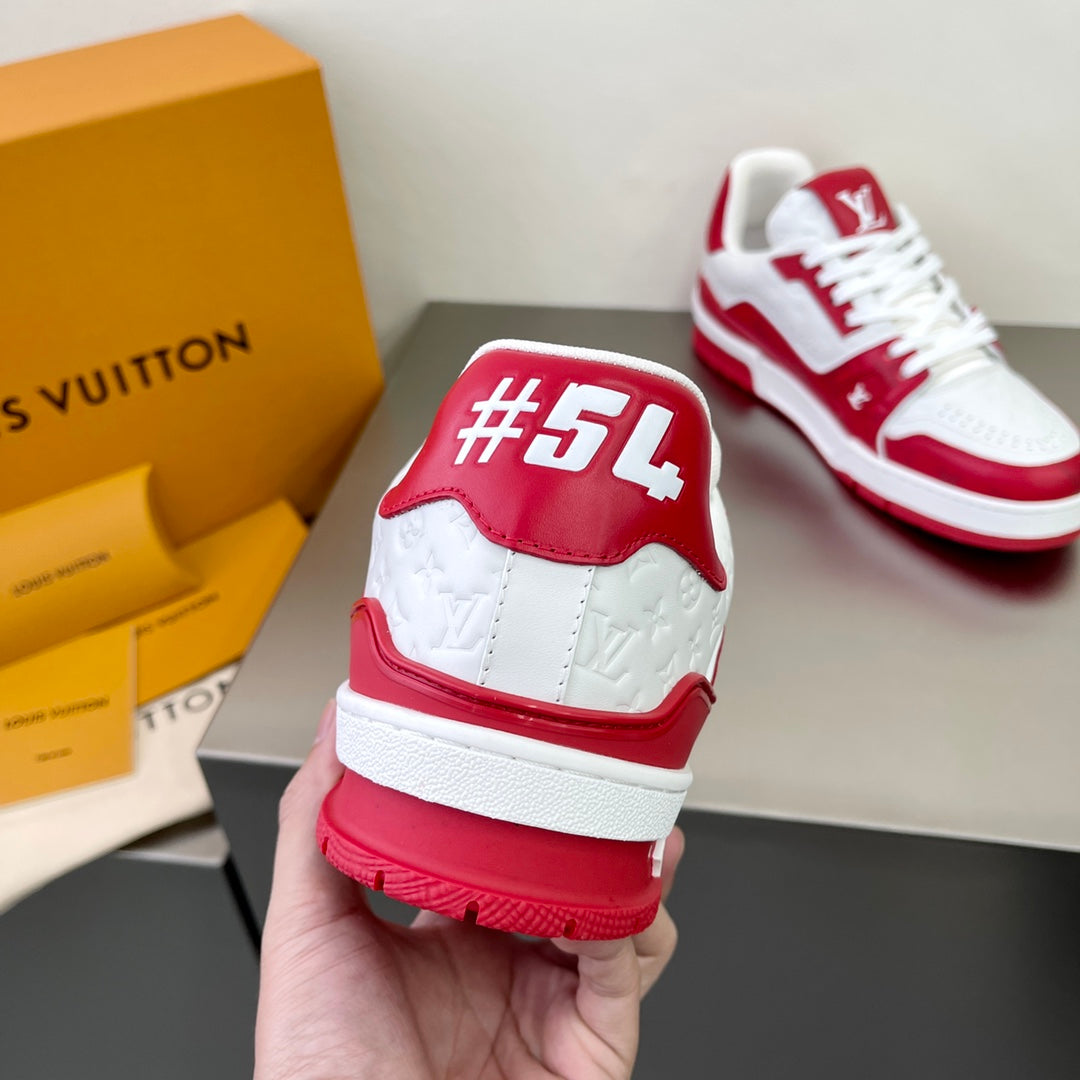 TRAINER RED