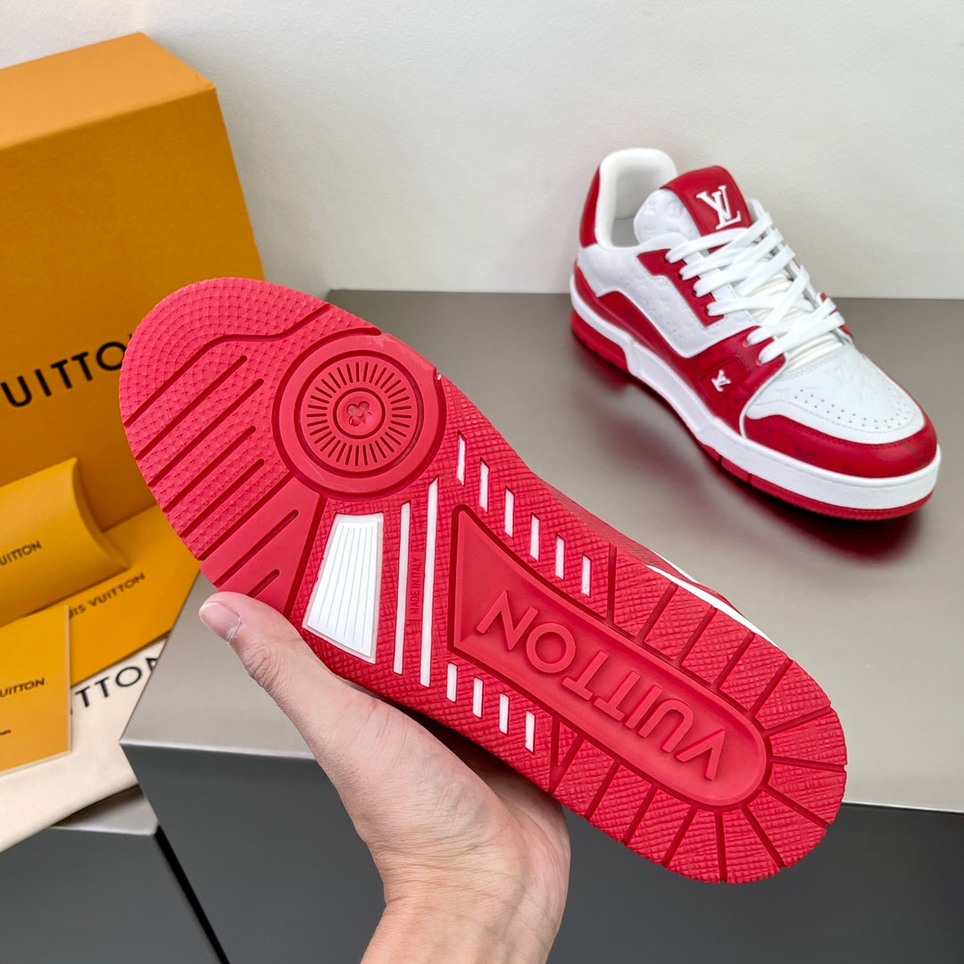 TRAINER RED