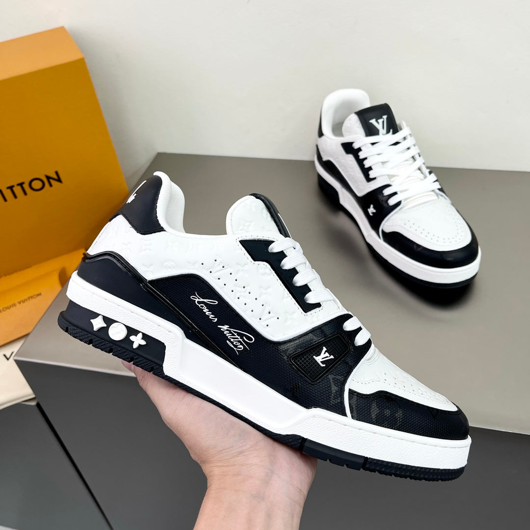 TRAINER BLACK AND WHITE